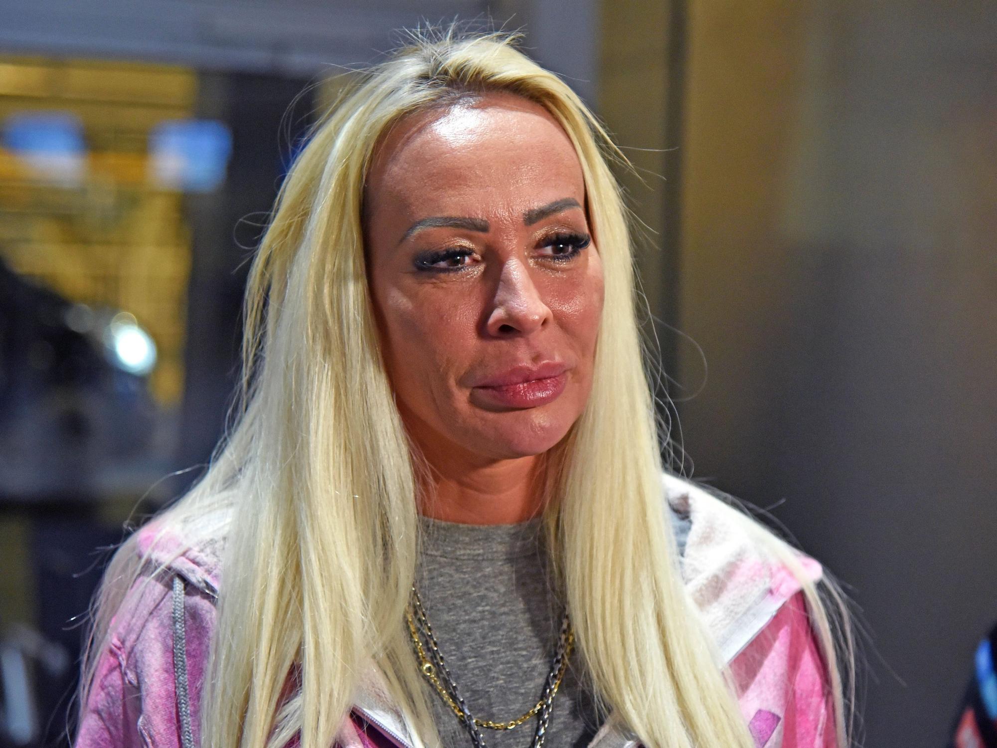 Cora Schumacher, hier kurz vor dem Abflug der Promis nach Australien zur RTL-Show „Ich bin ein Star – Holt mich hier raus!“ im Januar 2024, hat sich nach dem Coming-out ihres Ex-Mannes Ralf erstmals ausführlich dazu geäußert.