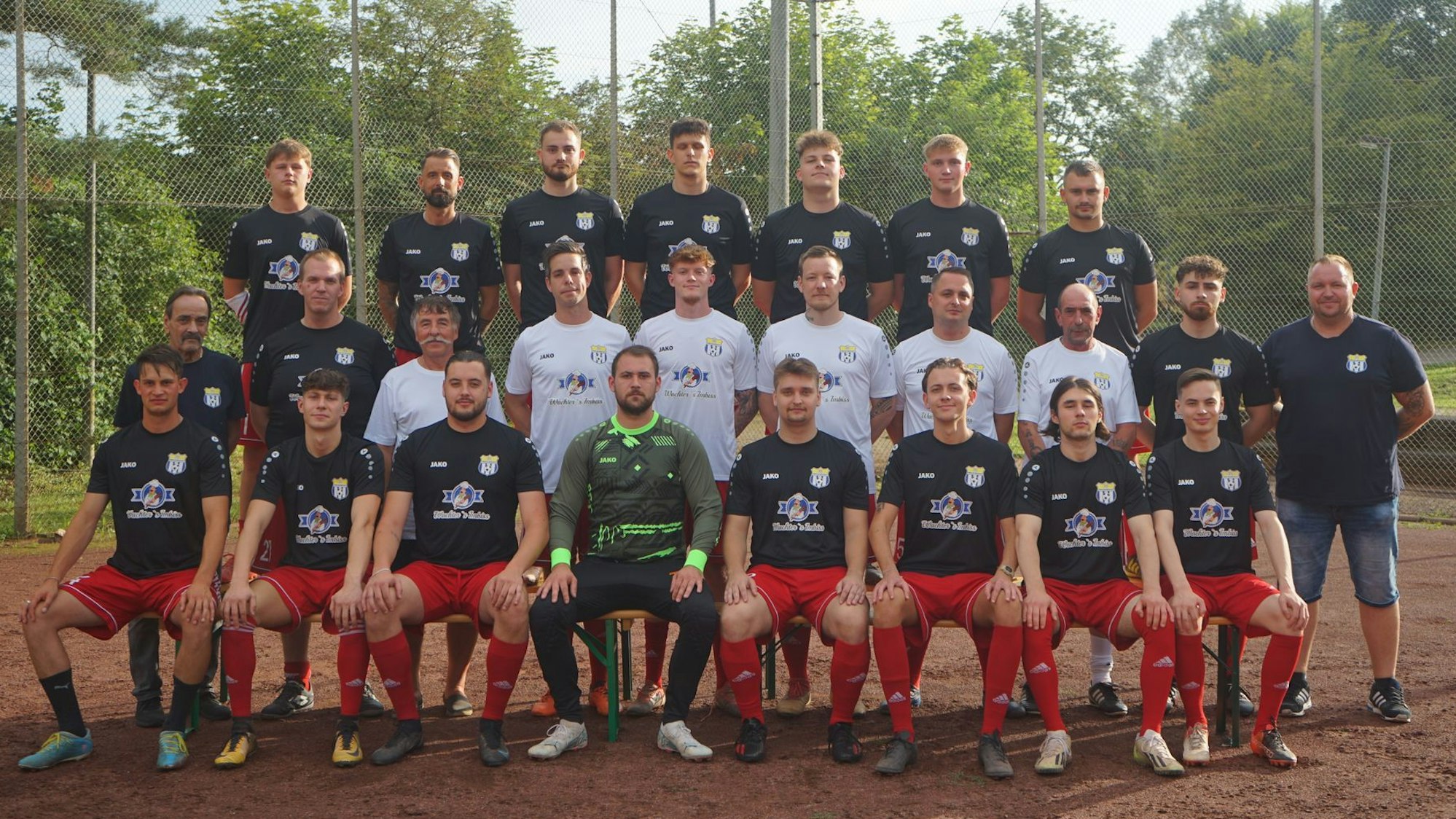 Das Mannschaftsfoto vom FC Märchenbahnhof Köln.
