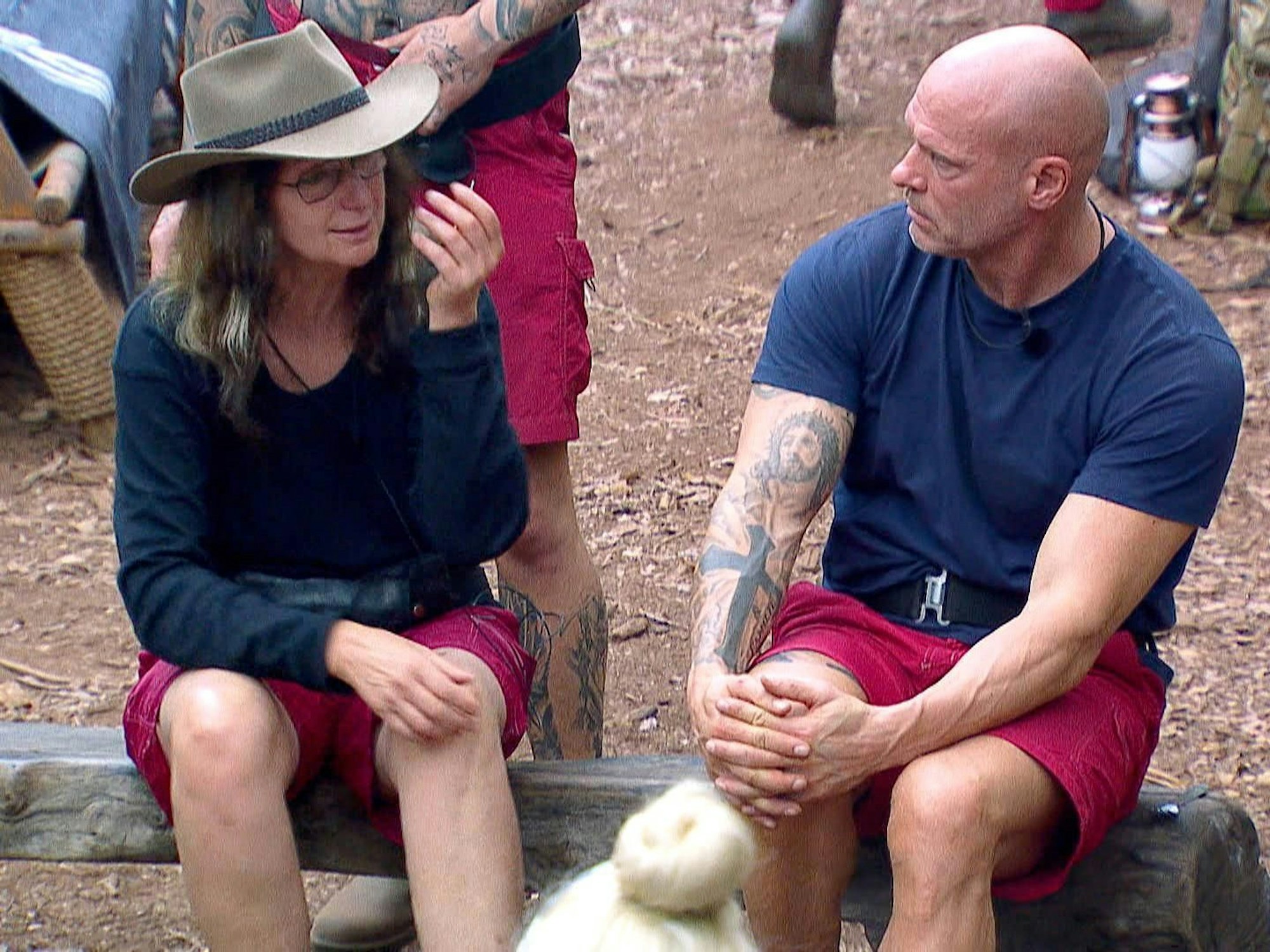 Thorsten Legat und Hanka Rackwitz geraten an Tag zwei des Legenden-Dschungels aneinander.