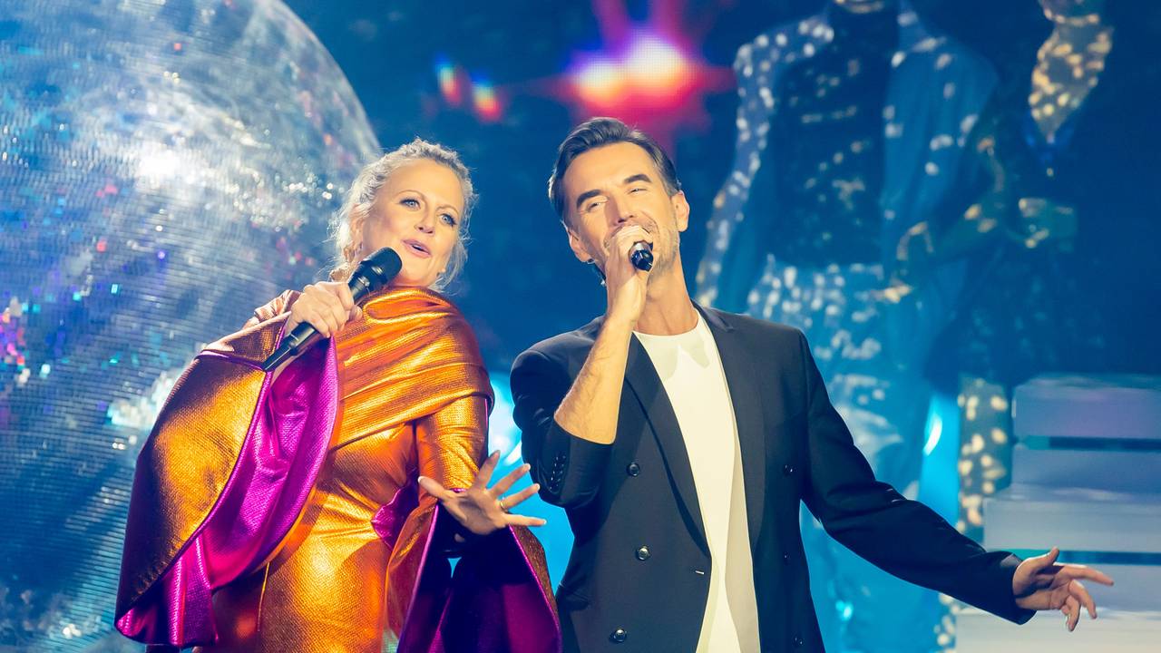 Barbara Schöneberger und Florian Silbereisen (hier 2024 beim „Eurovision Song Contest - Das deutsche Finale“): Nun sind sie wieder zusammen auf der Bühne zu sehen.