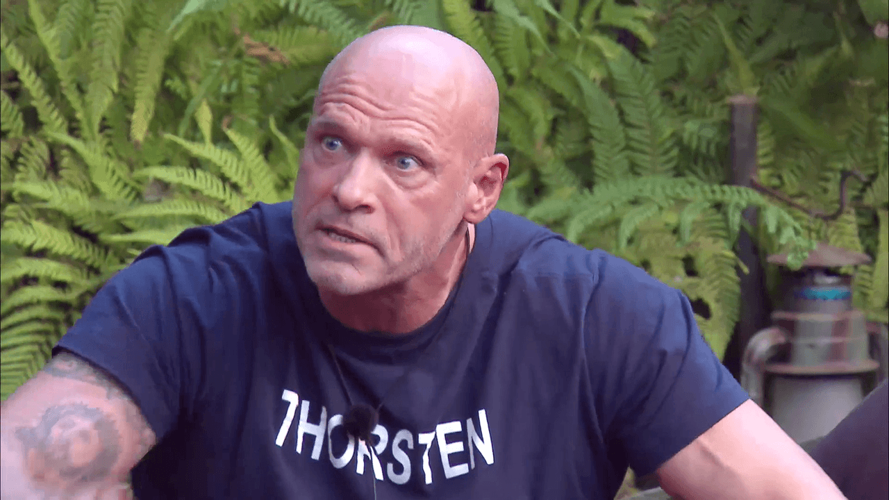 Thorsten Legat ist im Dschungelcamp der Legenden von einem Mitcamper genervt.