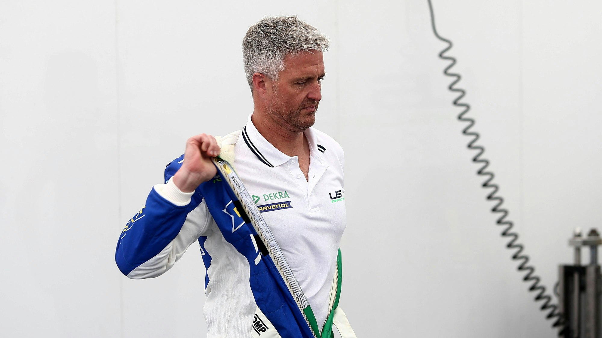 Ralf Schumacher schlüpft am 16. August 2024 noch einmal in den Rennanzug, geht gemeinsam mit Sohn David auf die Rennstrecke.