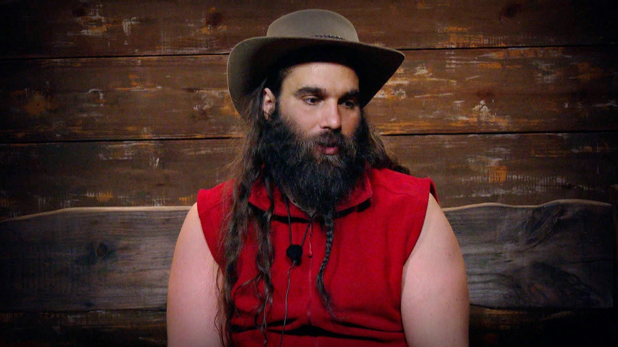 David Ortega an Tag zwei bei „Ich bin ein Star - Showdown der Dschungel-Legenden“: Mittlerweile ist sein Bart (wieder) ab.