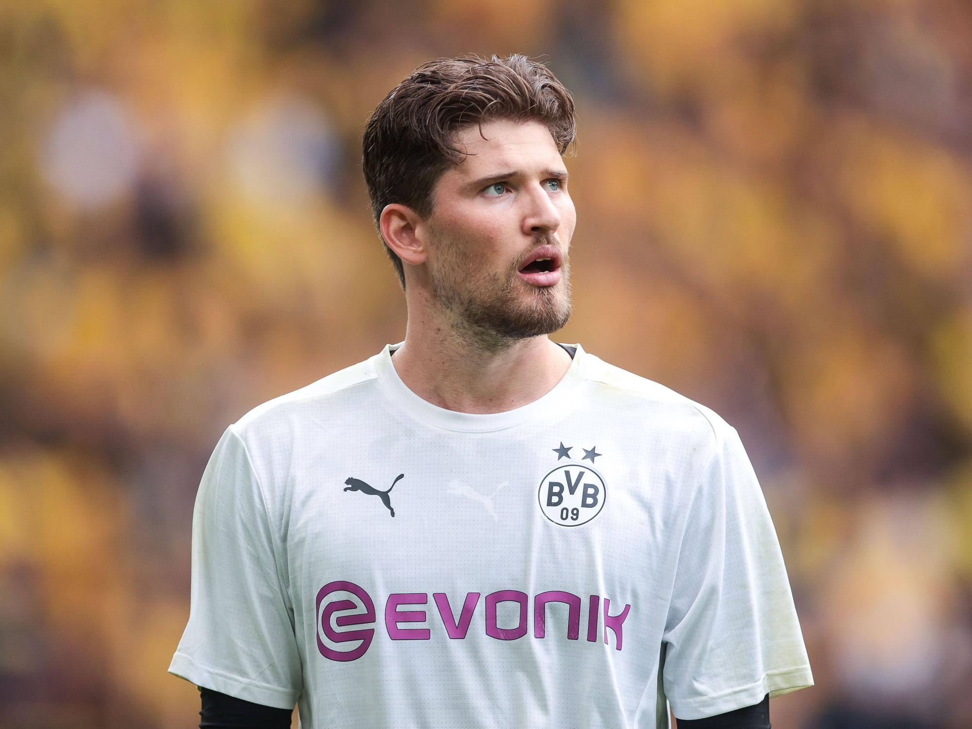 Gregor Kobel beim Aufwärmen.
