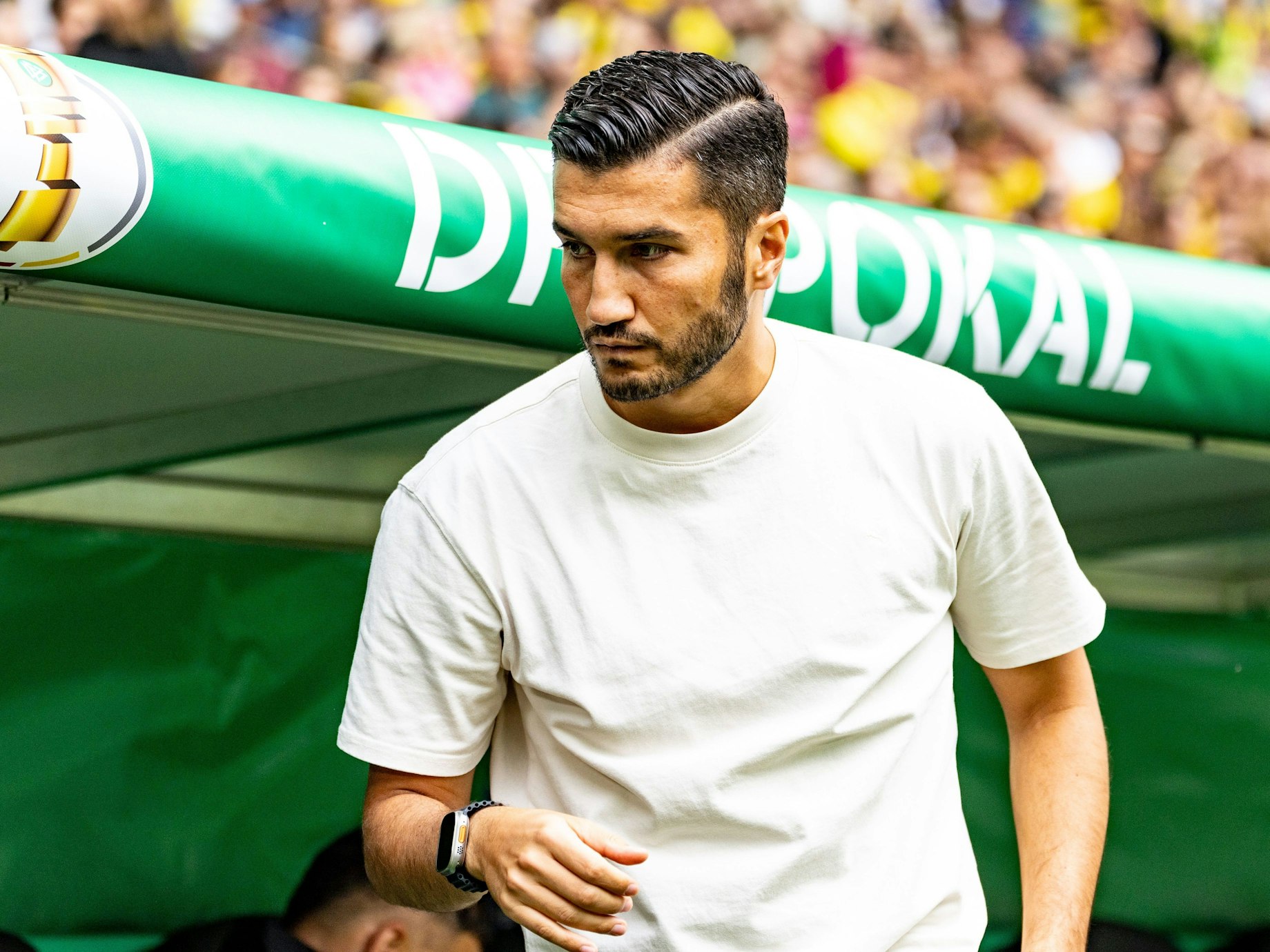 Chefcoach Nuri Sahin schaut nachdenklich.