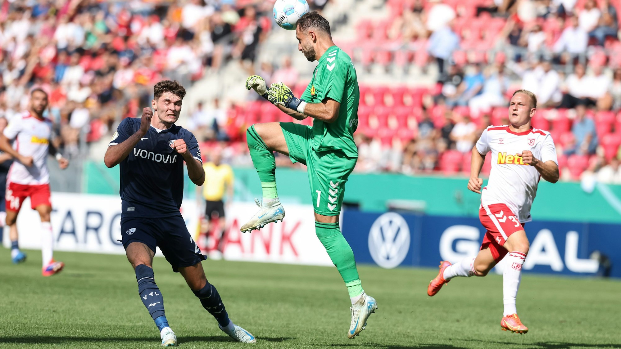 Jahn Regensburg setzt sich im engen Duell im DFB-Pokal am Sonntag (18. August 2024) knapp gegen den VfL Bochum durch.