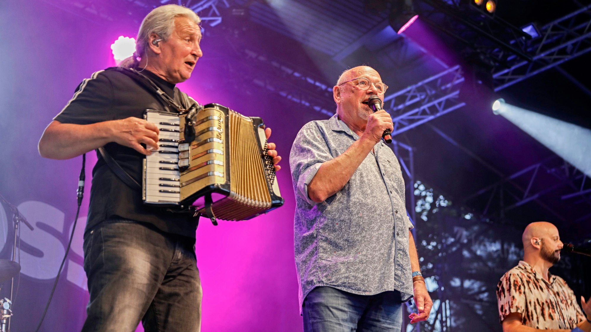 Gus Gusovius mit den Bläck Fööss.