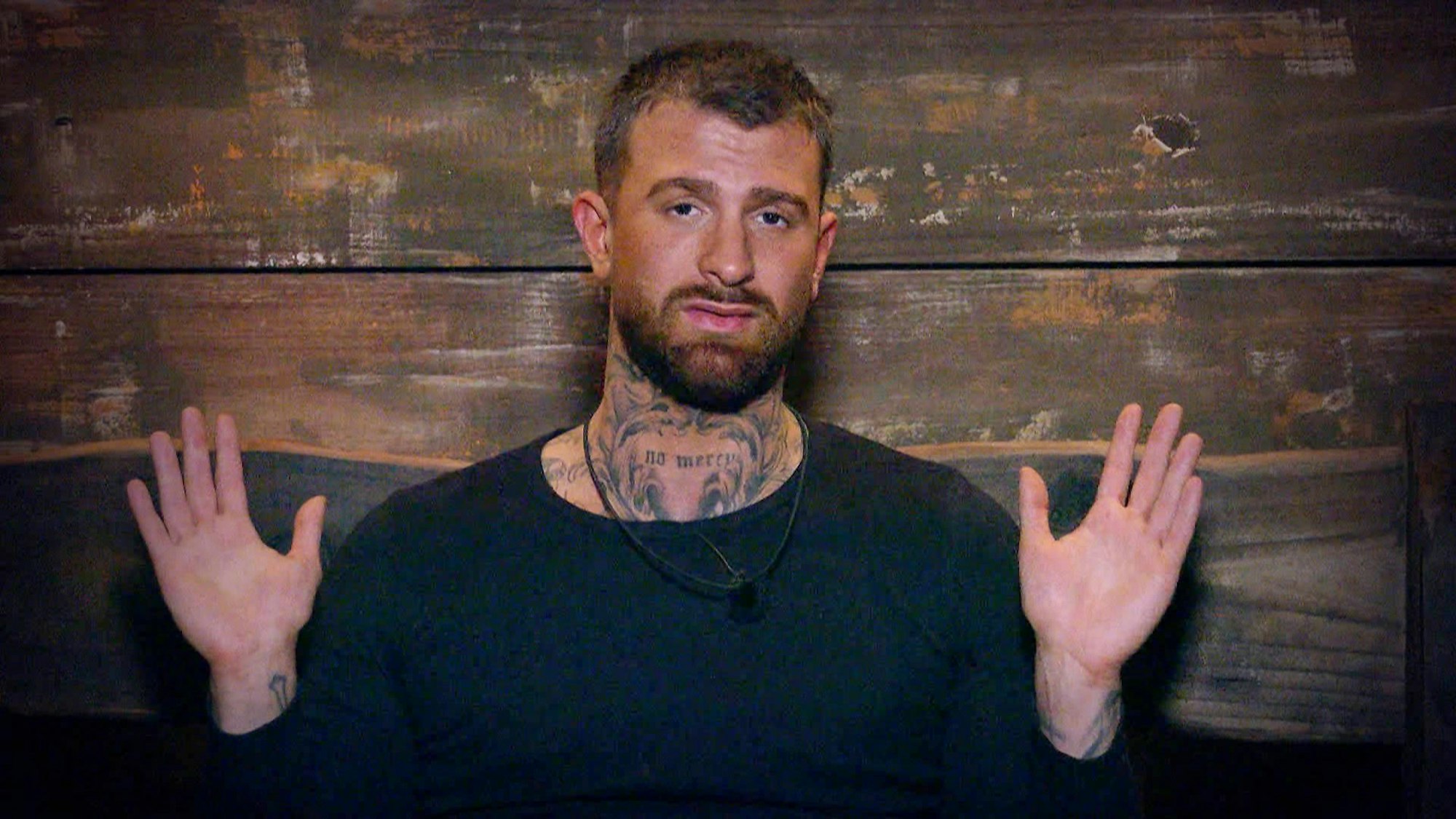 Das Foto zeigt Gigi Birofio an Tag 3 des Sommer-Dschungelcamps im Dschungeltelefon.