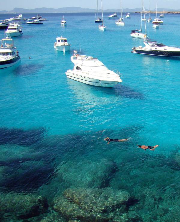 Die Badebucht Cala Saona gehört zu den schönsten auf Formentera.