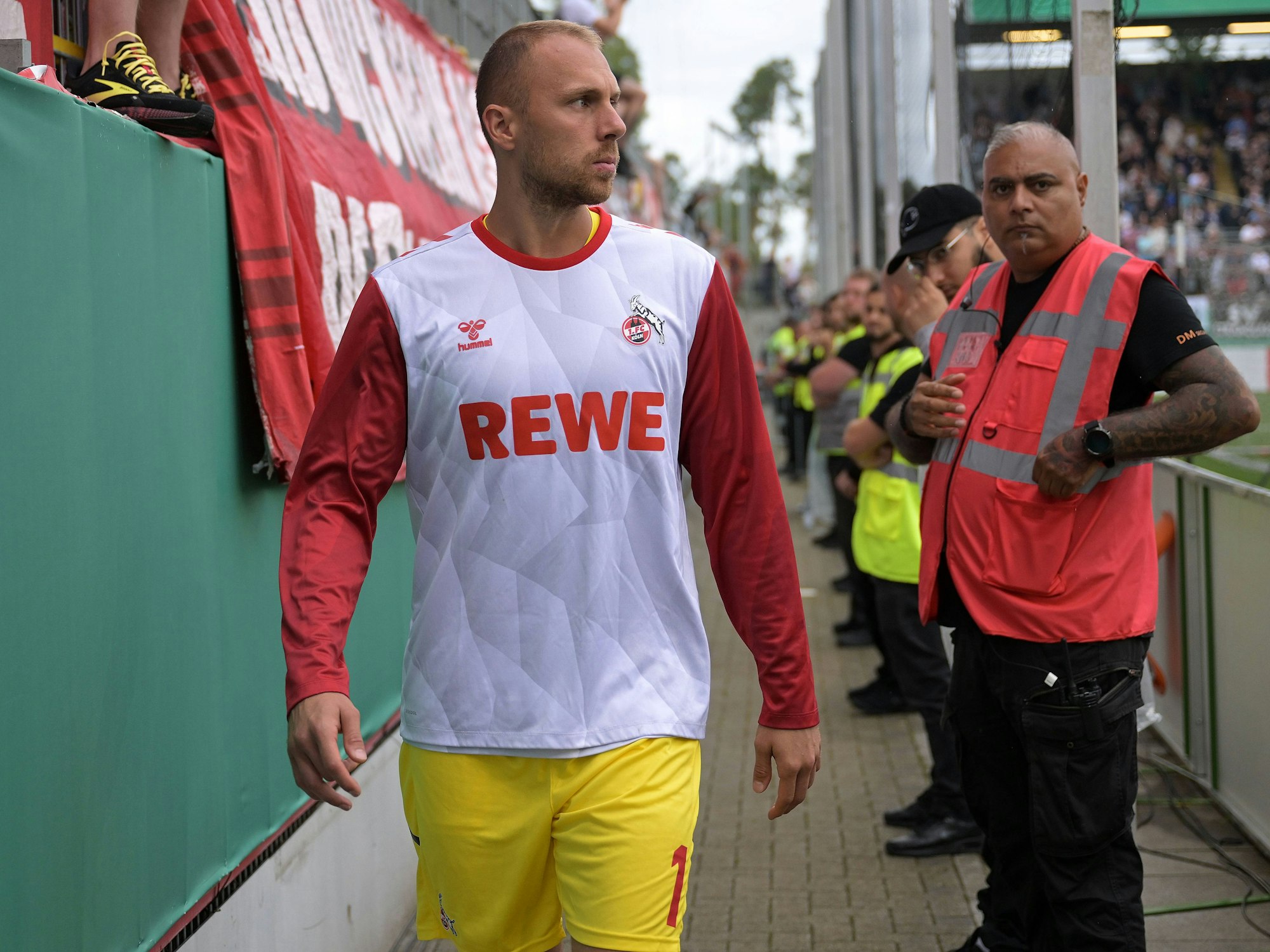 Marvin Schwäbe beim Pokalspiel in Sandhausen.