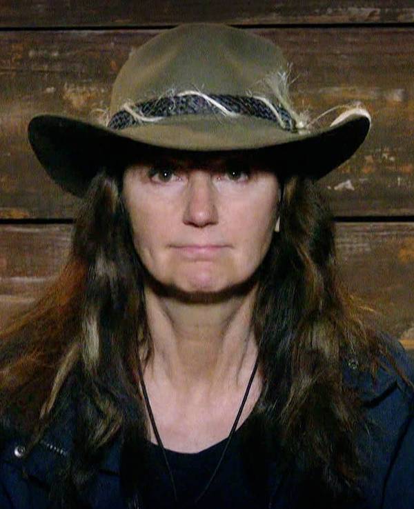 Das Foto zeigt Hanka Rackwitz an Tag 7 des Sommer-Dschungelcamps im Dschungeltelefon.