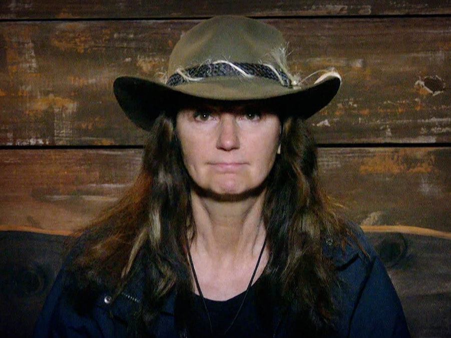 Das Foto zeigt Hanka Rackwitz an Tag 7 des Sommer-Dschungelcamps im Dschungeltelefon.