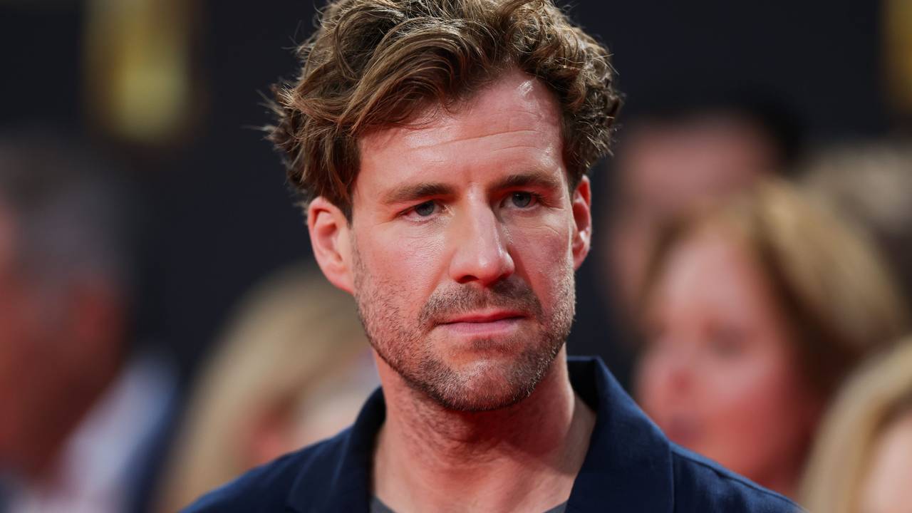Comedian Luke Mockridge kommt zur Verleihung der Deutschen Fernsehpreise 2023 ins Kölner Coloneum.