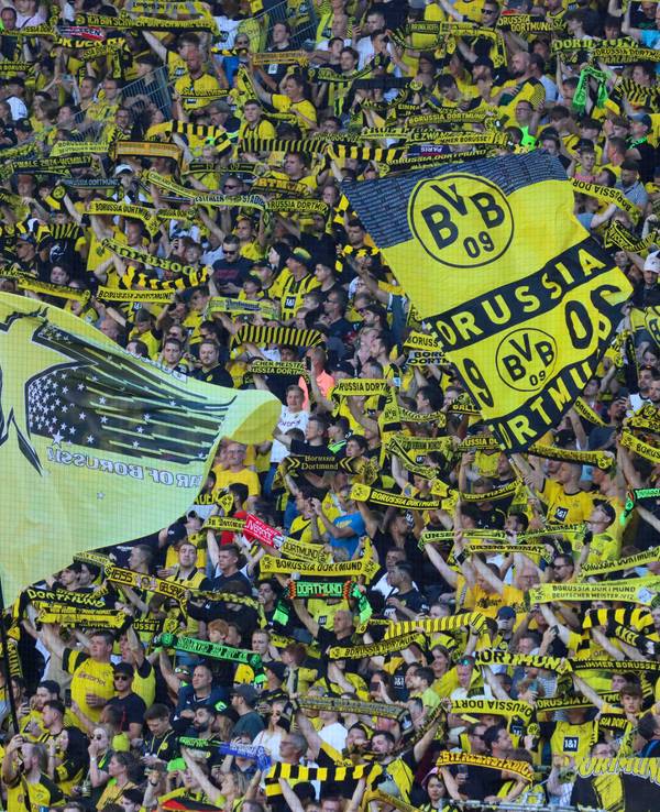 BVB-Fans während dem Testspiel gegen Aston Villa.