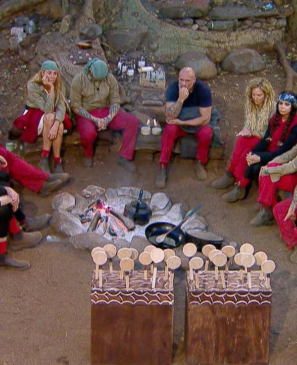 Ein Spiel stellt am achten Tag im südafrikanischen Busch die ersten Freundschaften im Dschungelcamp mächtig auf die Probe. Am Ende muss ein Promi das Camp sogar aufgrund des Spiel-Ergebnisses verlassen.