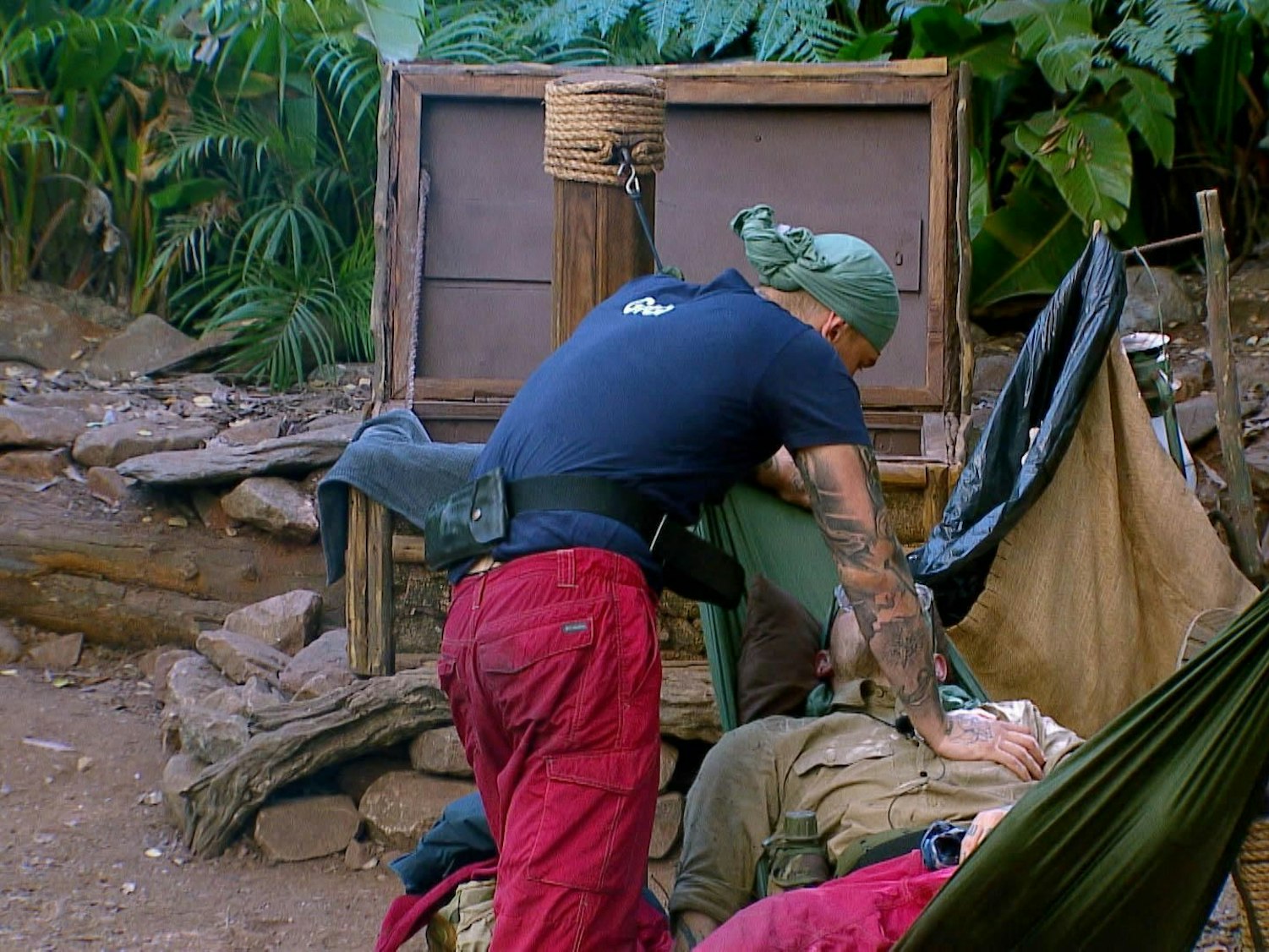 Gigi Birofio macht seinem Ärger im Dschungel Luft. Er wurde von seinem „Bro“ Eric bitter enttäuscht.