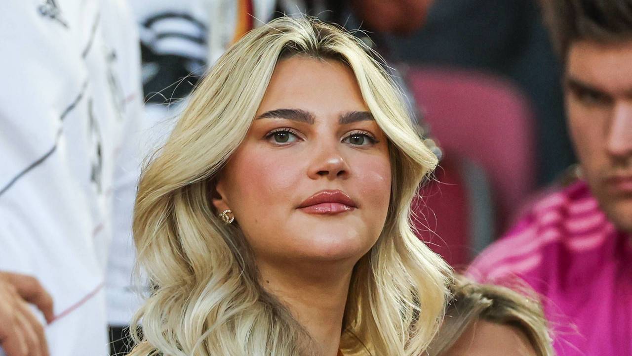 Lea Prinz verfolgt das EM-Spiel zwischen Deutschland und Spanien von der Tribüne aus.