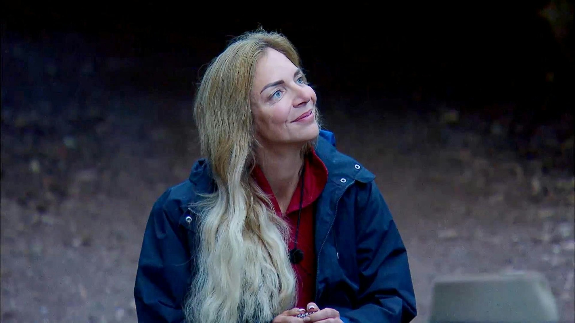 Danni Bücher an Tag 5 im Dschungel-Camp der Legenden. Die Witwe von Jens Büchner hat schon einige Schicksalsschläge verkraften müssen. Doch ihr Lächeln hat sie nicht verloren.