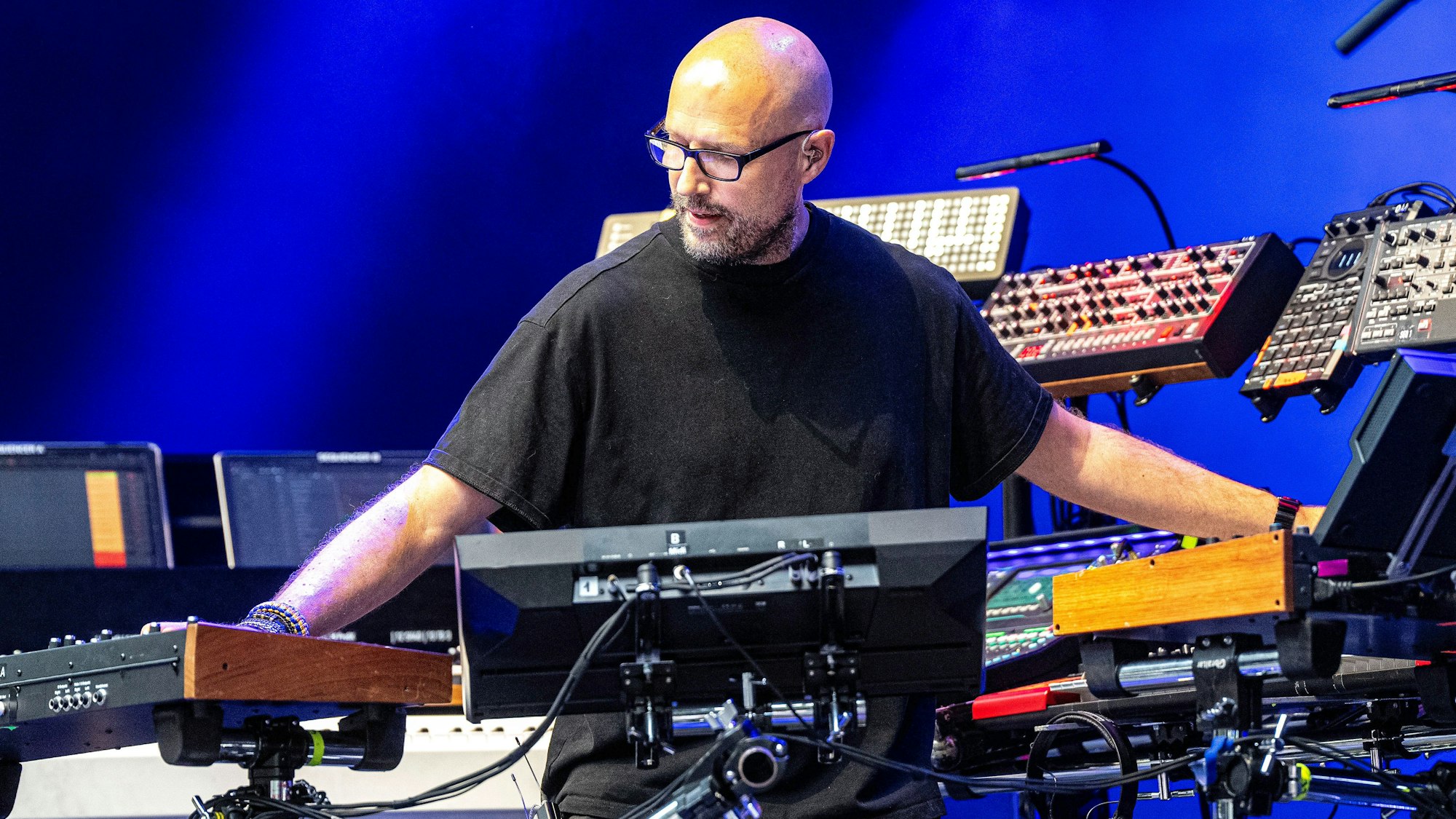 Das Pop- und Ambient-Musikprojekt Schiller auf der Bühne.