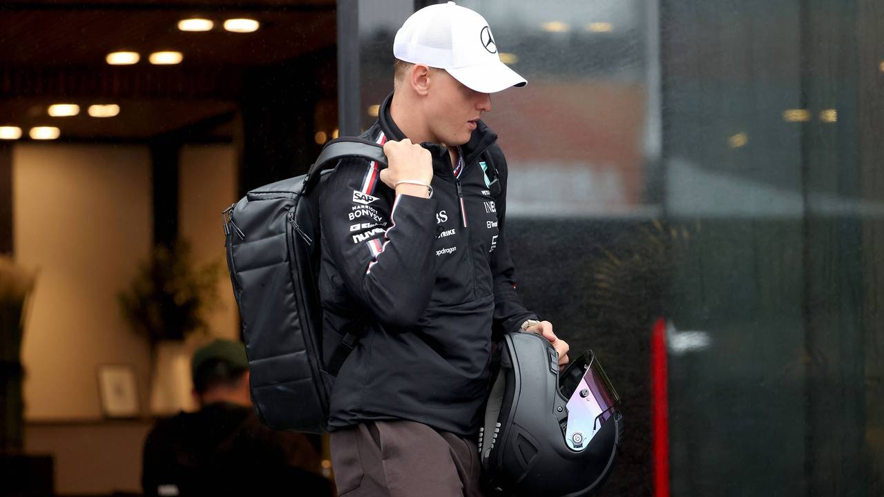 Mick Schumacher im Fahrerlager von Zandvoort.
