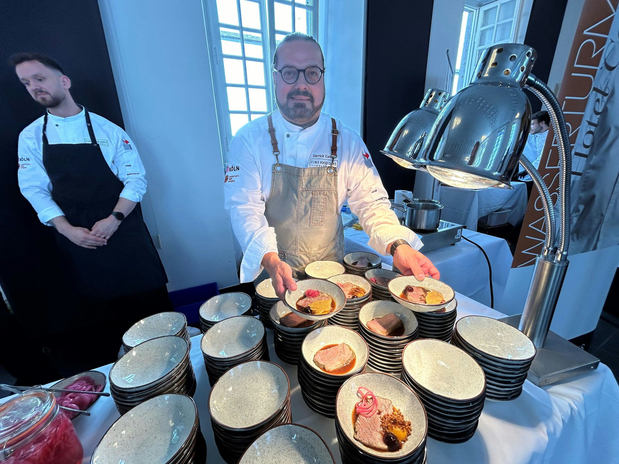 Darrick Carter präsentiert seine Kreationen.