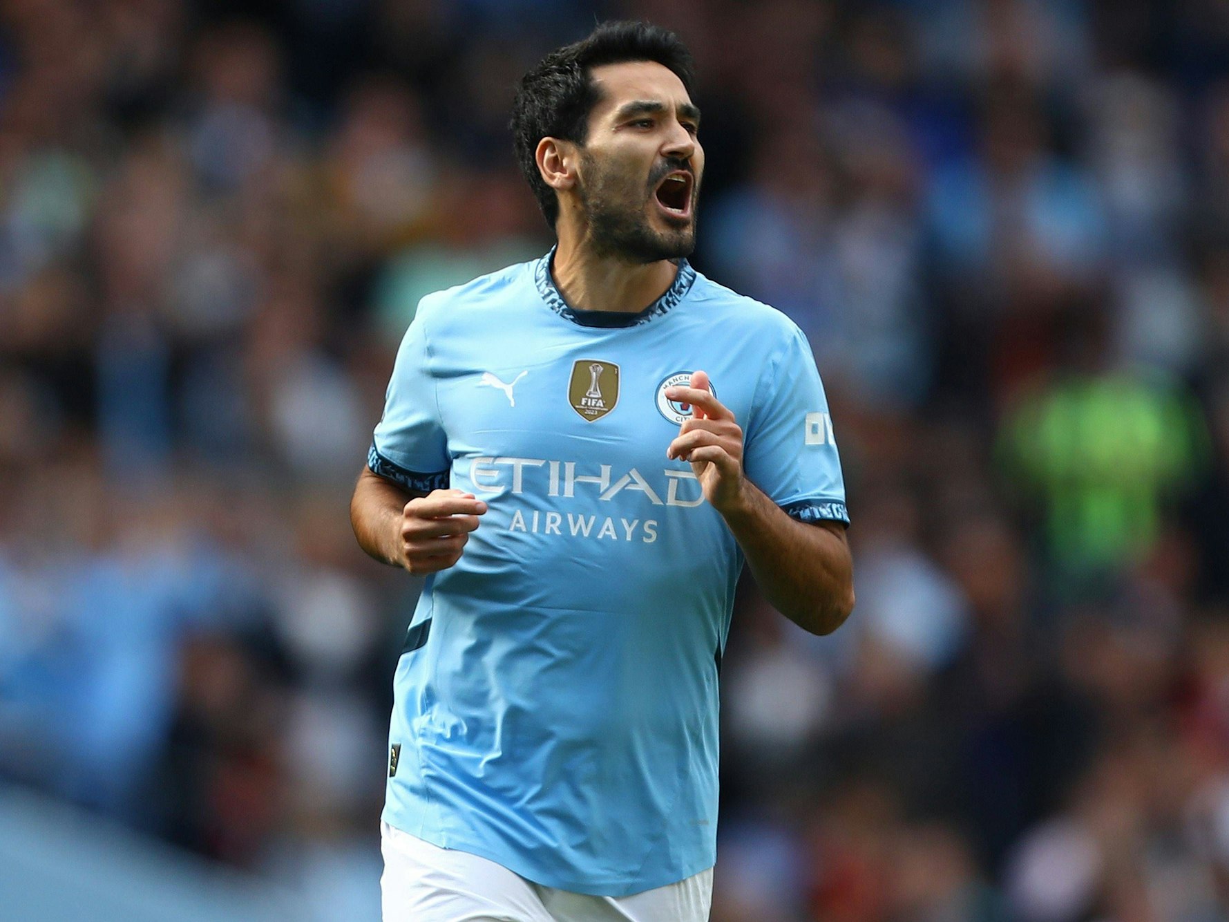 Ilkay Gundogan läuft, wie hier beim Spiel gegen Ipswich Town am 24. August 2024, nun wieder im Manchester-City-Trikot auf.