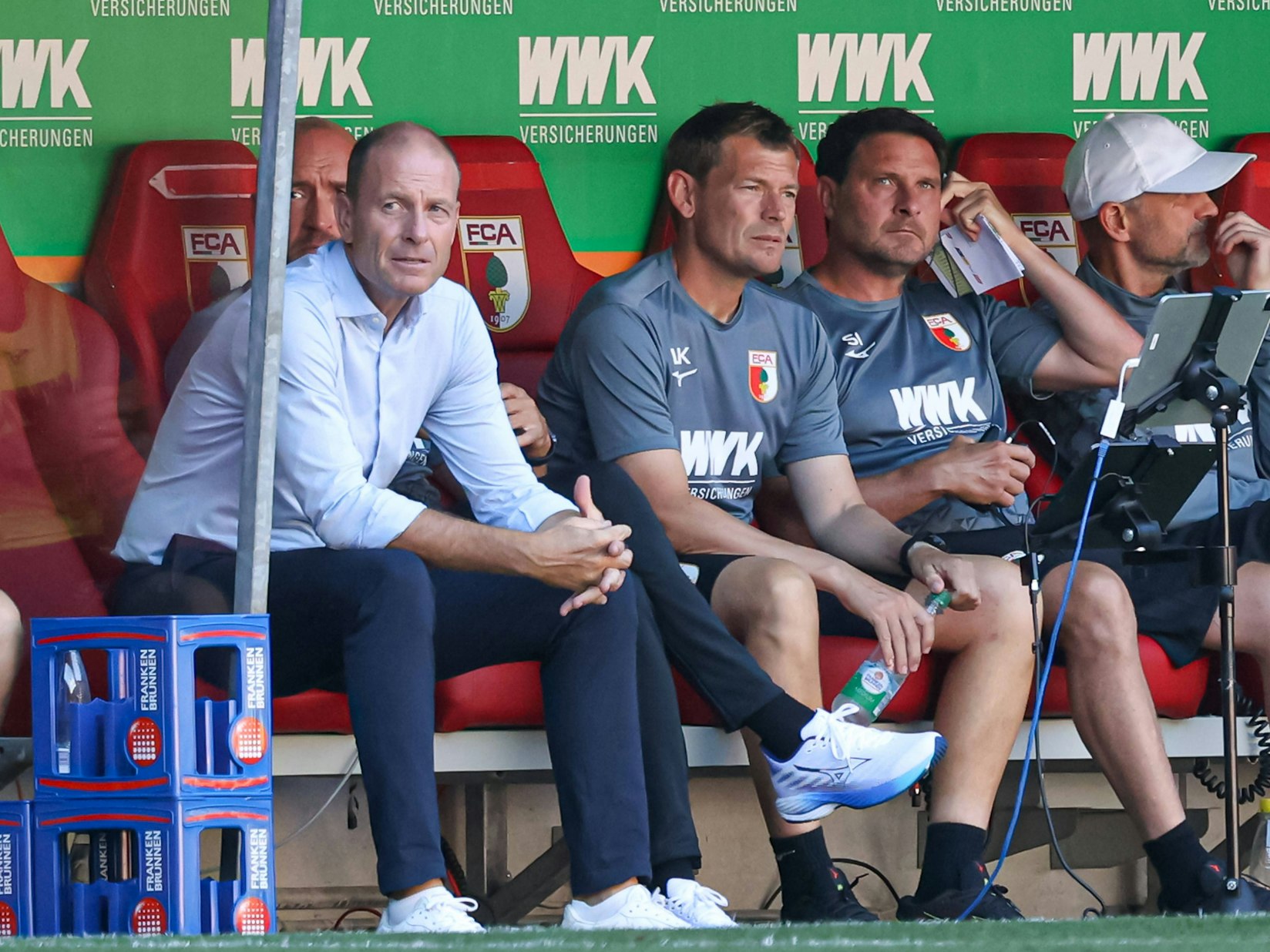 Jess Thorup, Lars Knudsen, Imre Szabics und Marco Langnerauf der Bank.