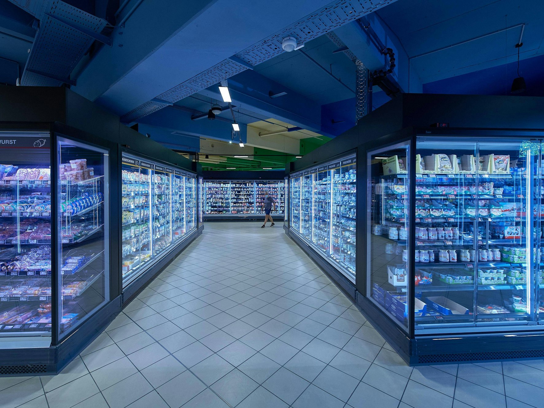 Tiefkühl-Abteilung, Edeka-Markt, Hamburg-Bergedorf.