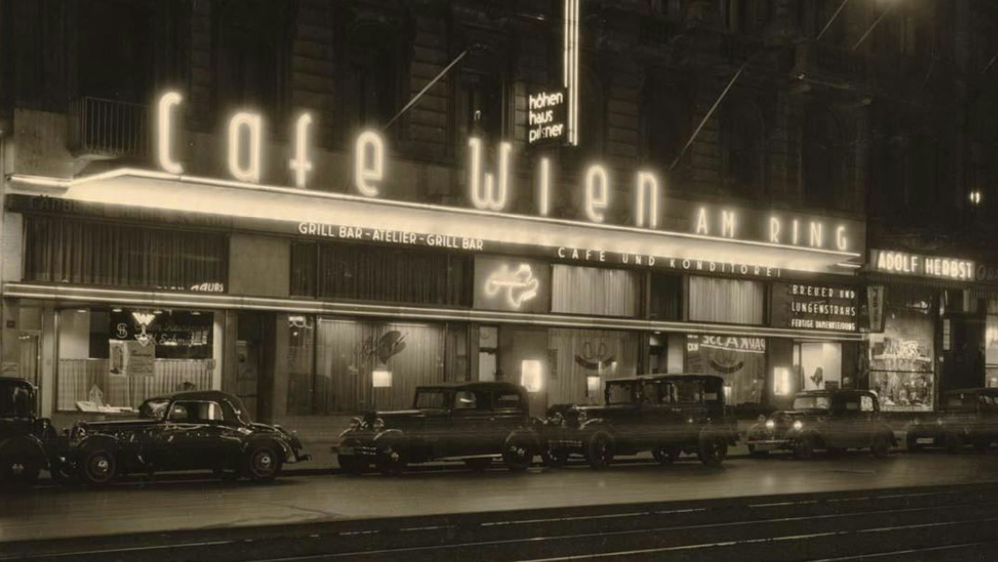 Das Foto von Hugo Schmölz zeigt das „Café Wien“ auf dem Hohenzollernring in den 1930er-Jahren.