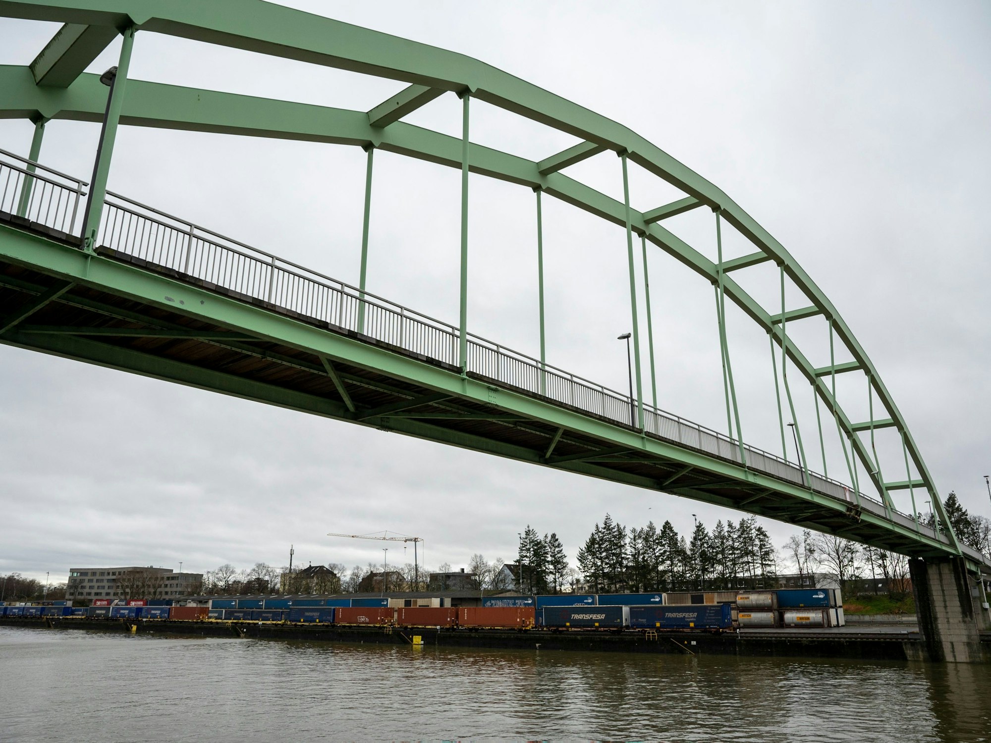 Die beschädigte Niehler Hafenbrücke.