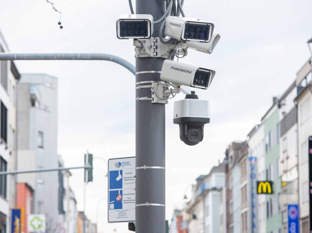 Mehrere Videokameras haben den Wiener Platz in Köln-Mülheim im Visier.
