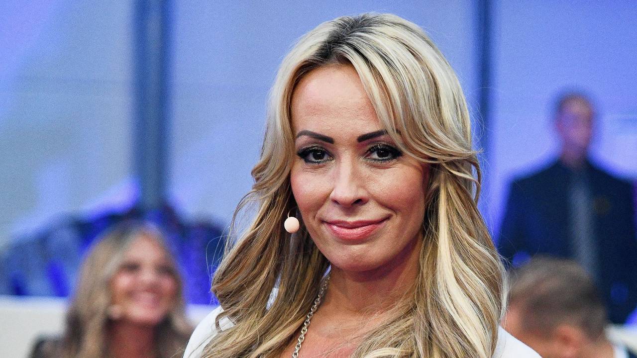 Cora Schumacher steht bei der Sat.1 Show „Promi Big Brother 2018“ im Studio.