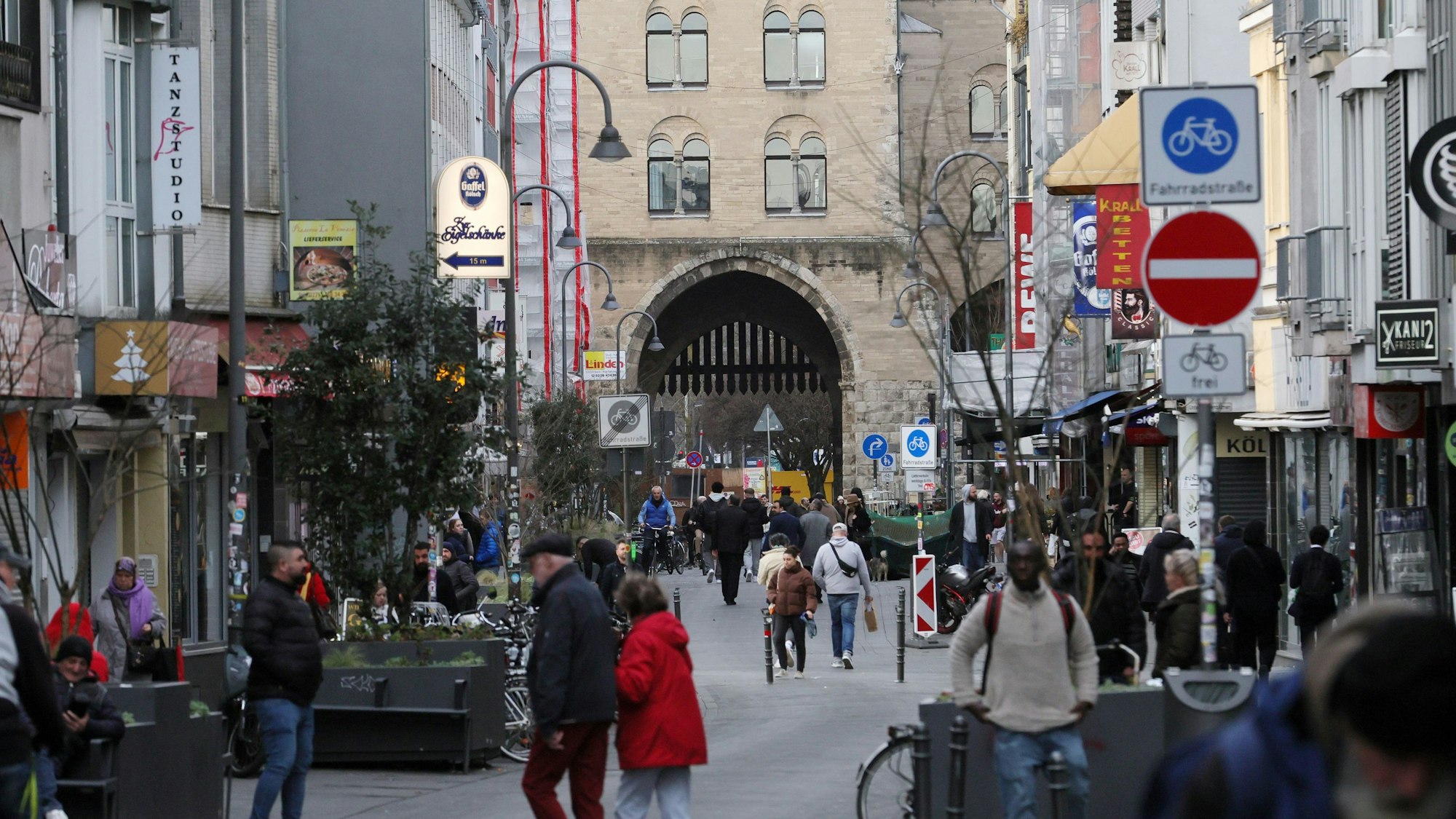 Die Fußgängerzone im Eigelsteinviertel.