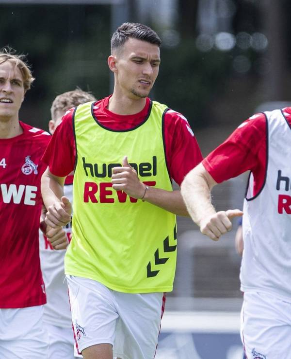 Die FC-Profis Dominique Heintz, Dejan Ljubicic und Timo Hübers beim Aufwärmprogramm am 29. Juni 2024 vor dem Testspiel gegen Rheingold Poll