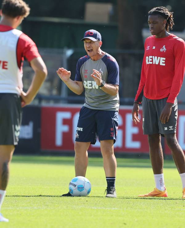 Training des 1. FC Köln am Geißbockheim.