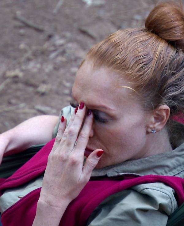 Georgina Fleur berichtet im Dschungelcamp der Legenden auch Privates.