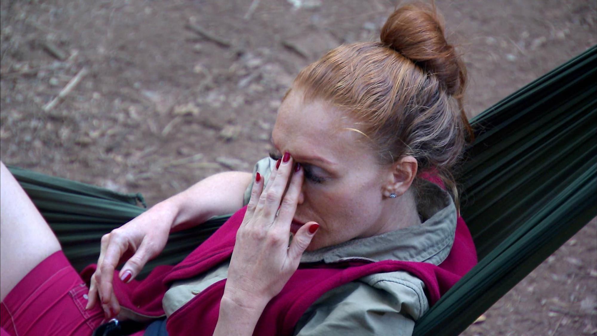 Georgina Fleur berichtet im Dschungelcamp der Legenden auch Privates.