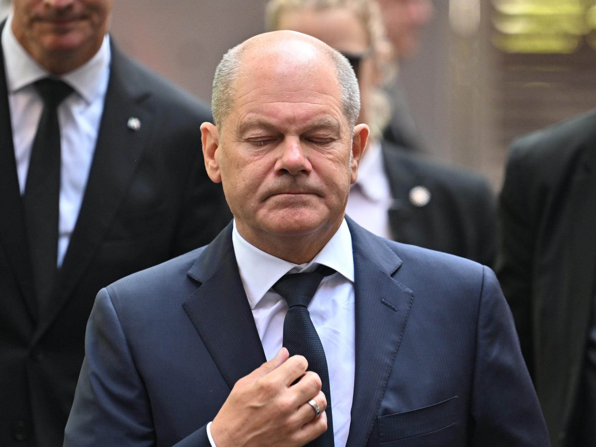 Bundeskanzler Olaf Scholz (SPD) bei seiner Ankunft in Solingen am 26. August: Der Anschlag mit drei Toten hatte eine Debatte unter anderem über Verschärfungen des Waffenrechts und den Kurs in der Migrationspolitik ausgelöst.