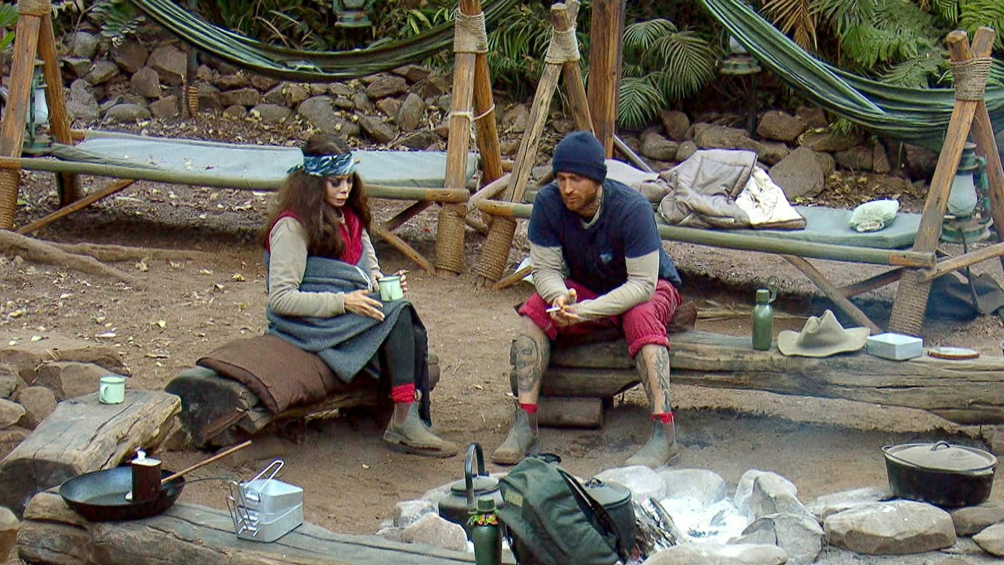 Das Foto zeigt Kader Loth und Gigi Birofio an Tag 17 des Sommer-Dschungelcamps