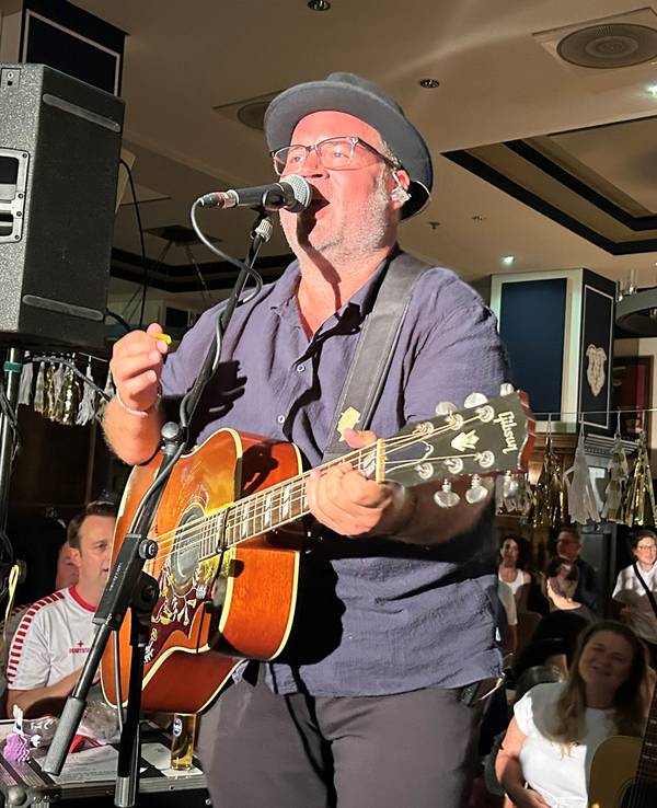 Björn Heuser singt im Gaffel am Dom.