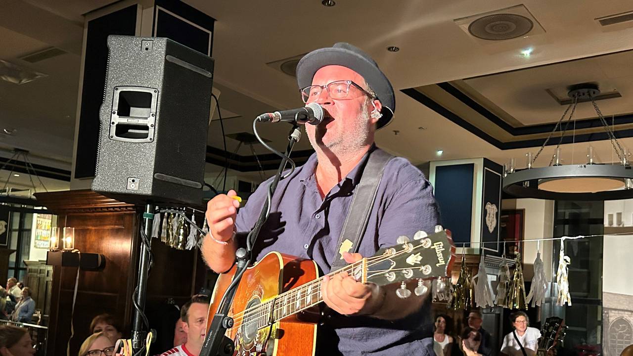 Björn Heuser singt im Gaffel am Dom.