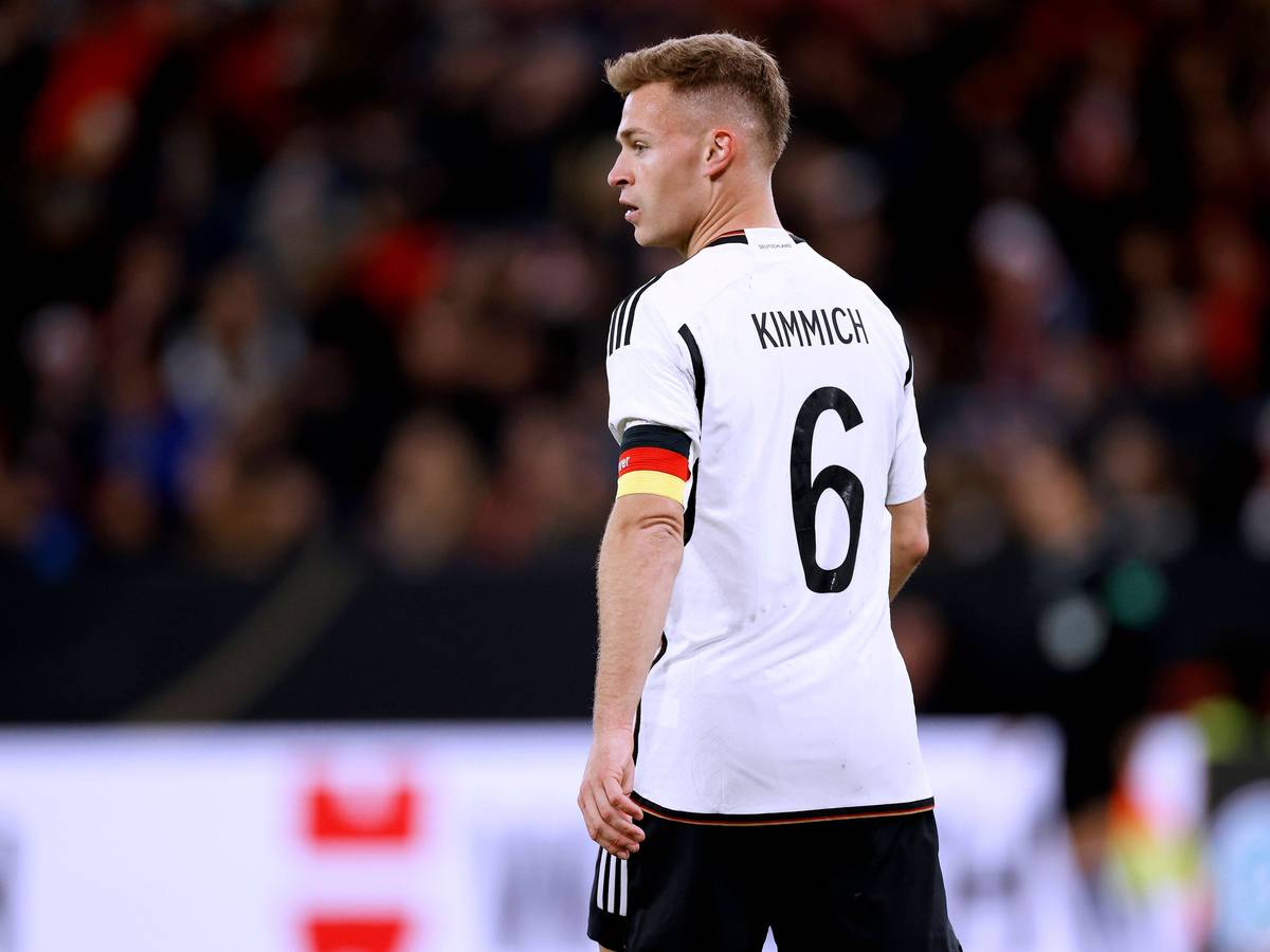 Joshua Kimmich mit Kapitänsbinde.