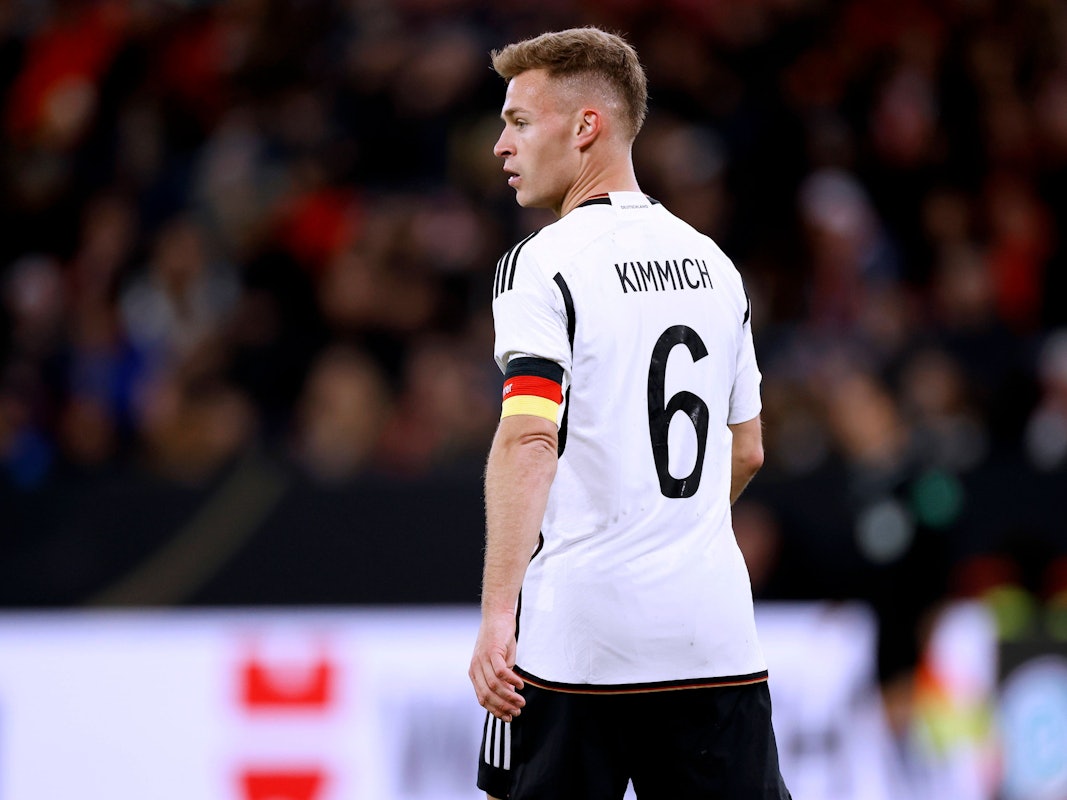 Joshua Kimmich mit Kapitänsbinde.