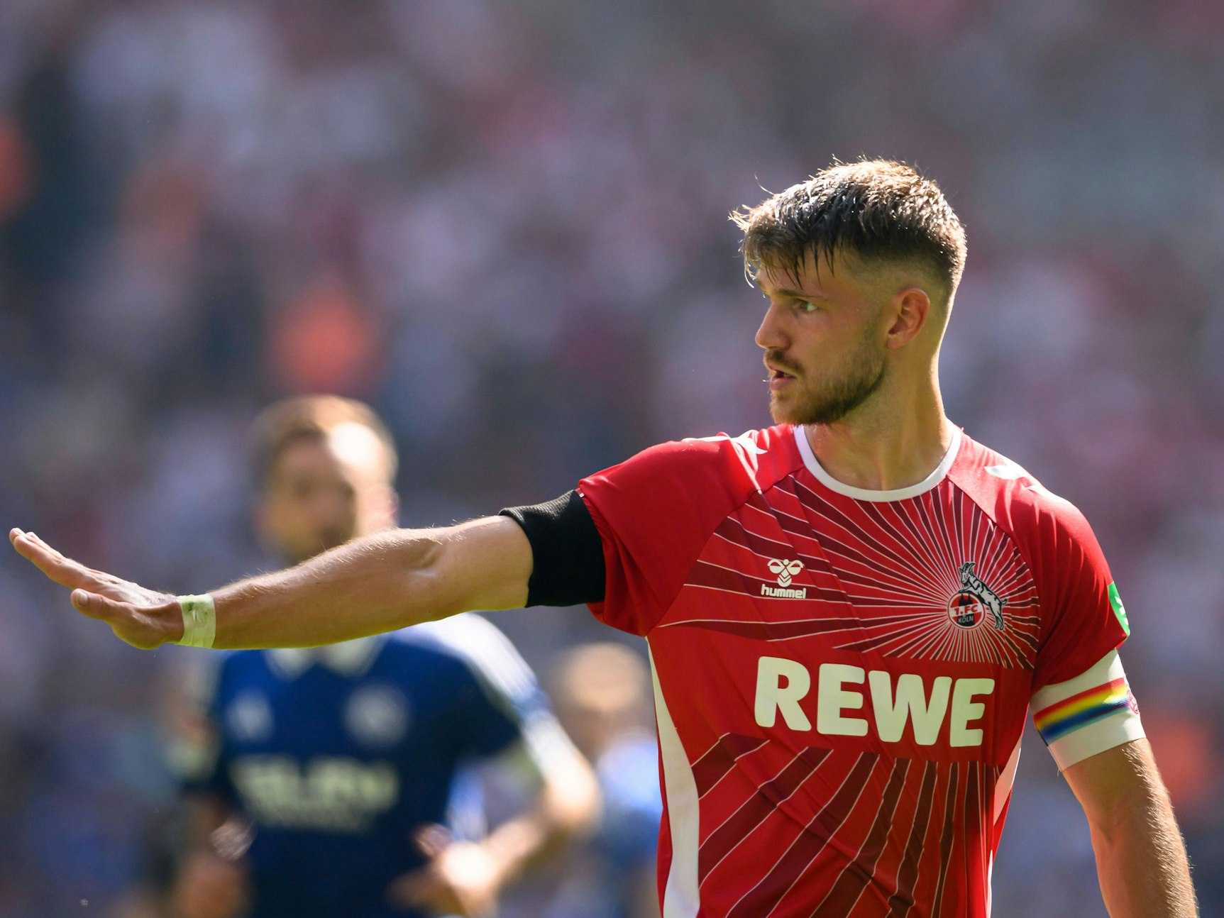 Jan Thielmann beim Spiel auf Schalke.
