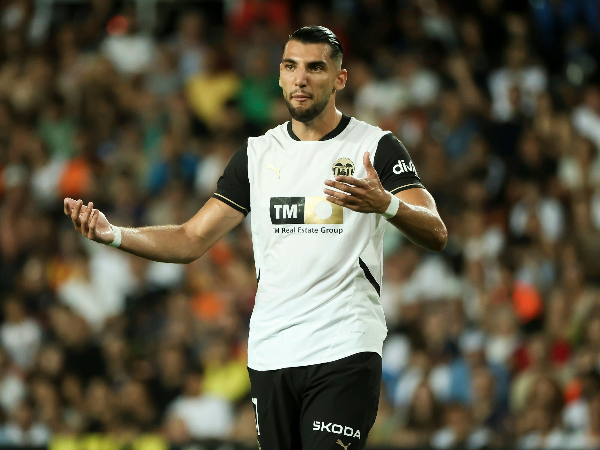 Rafa Mir im Trikot des FC Valencia.