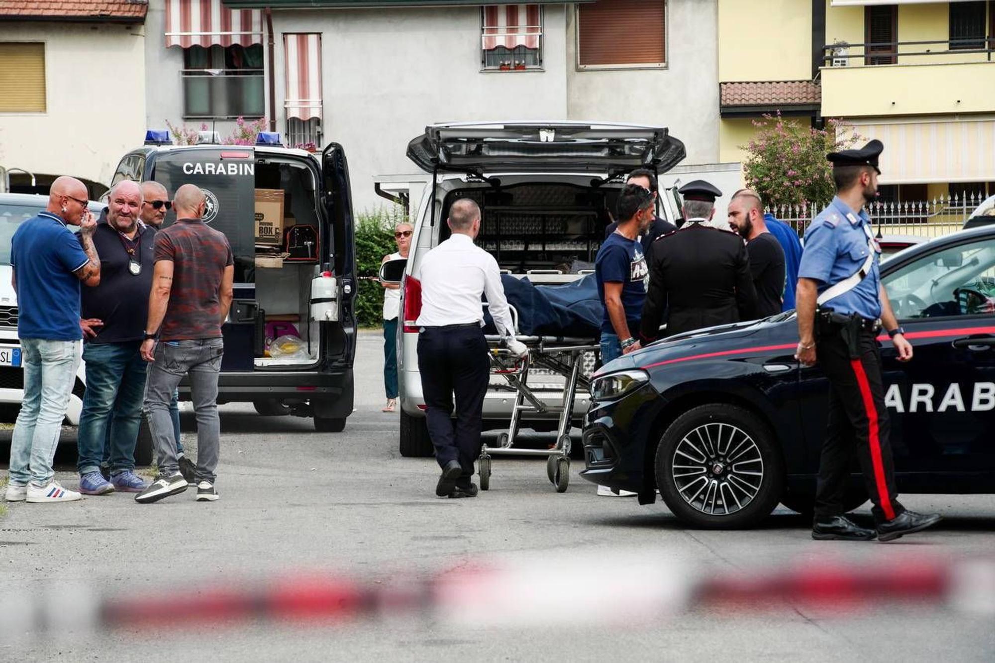 Die Polizei sichert den Tatort.