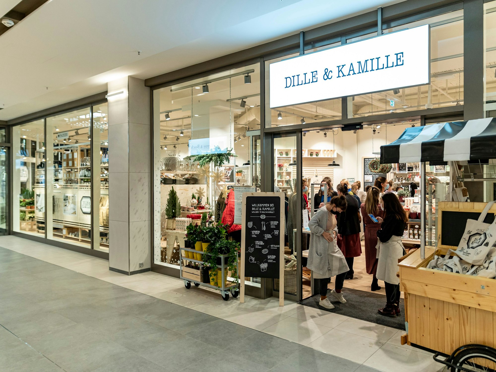 Blick auf Dille & Kamille in der Opernpassage: Im Oktober 2021 hat die erste Filiale in Köln eröffnet.