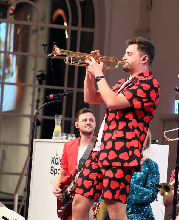 Die Brass-Band Druckluft bei einem Auftritt bei der Kölschen Sportnacht in der Kölner Flora