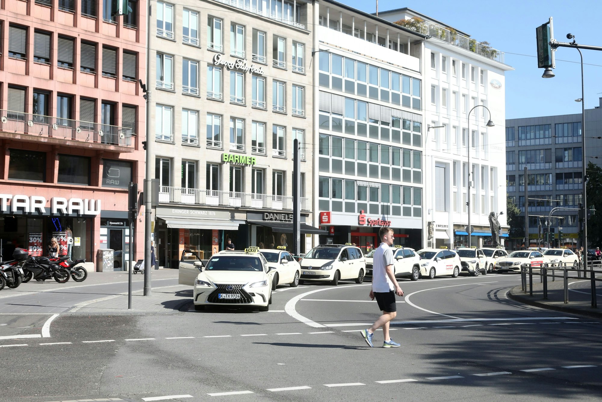 Taxis am Kölner Neumark (Archivbild).