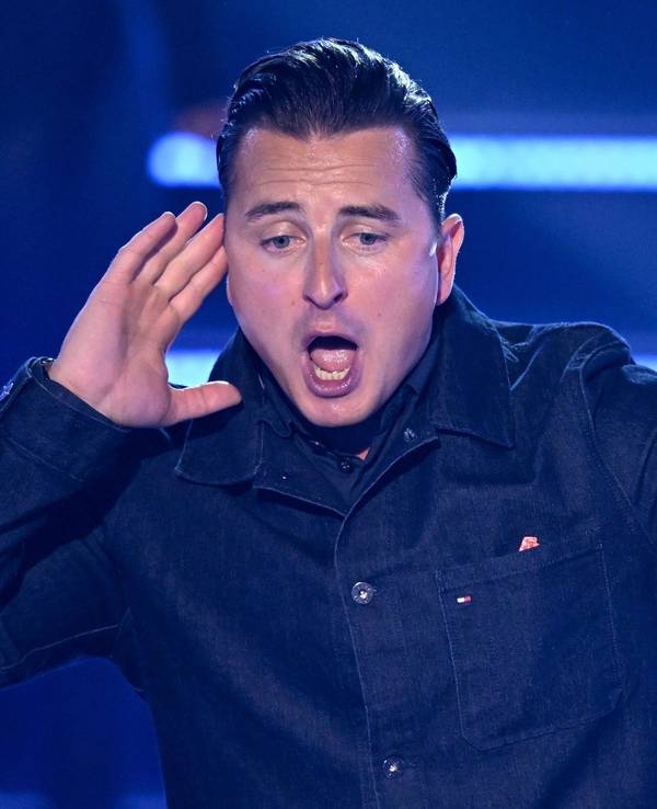 Der österreichische Sänger Andreas Gabalier steht im Oktober 2022 während der Fernsehshow „Der große Schlagerabschied“ auf der Bühne.